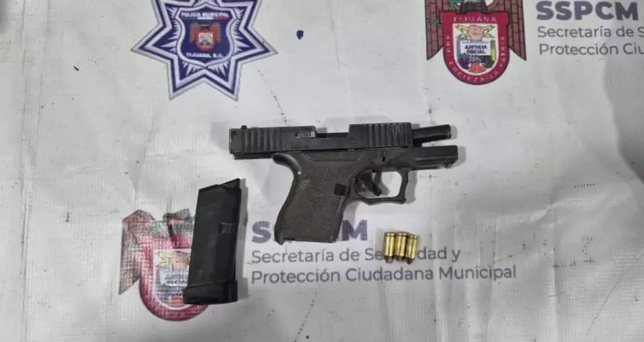 Es arrestado por municipales sujeto armado que persegu�a a dos menores