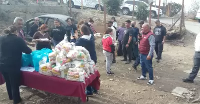 Atiende presidente municipal Ismael Burgue�o a ciudadanos afectados por el incen