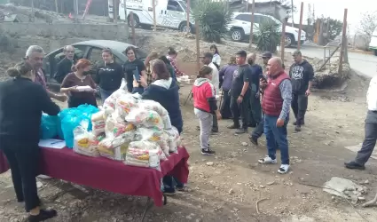 Atiende presidente municipal Ismael Burgue�o a ciudadanos afectados por el incen