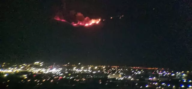 Contin�a incendio en San Diego y obliga a nuevas evacuaciones