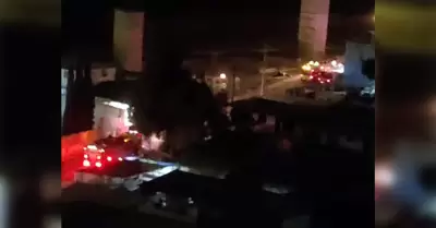 Rescatan a dos trabajadores atrapados en la construcci�n del muro fronterizo en 