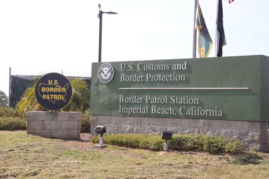 Arriban infantes de marina a la frontera entre California y M�xico