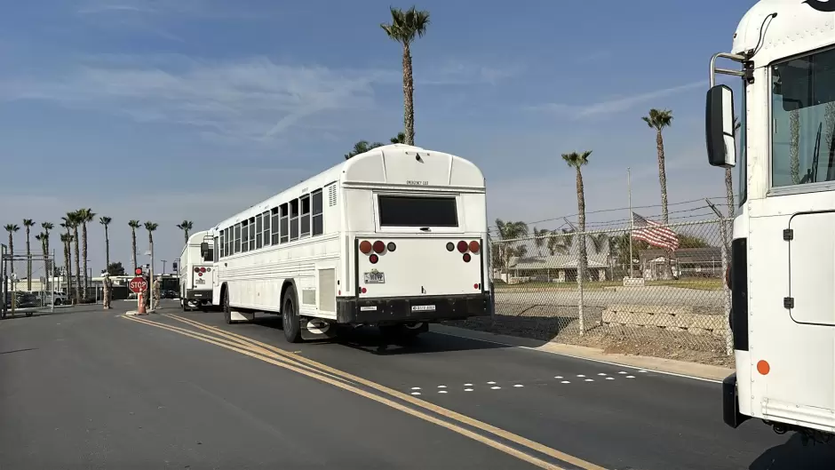 Arriban infantes de marina a la frontera entre California y M�xico
