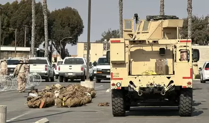 Arriban infantes de marina a la frontera entre California y M�xico