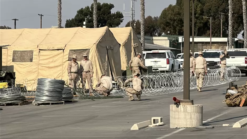 Arriban infantes de marina a la frontera entre California y M�xico