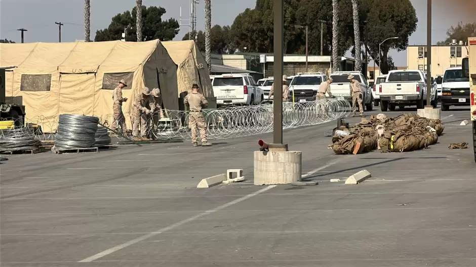 Arriban infantes de marina a la frontera entre California y M�xico
