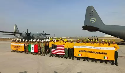 Regresa delegaci�n mexicana que combati� incendios en California