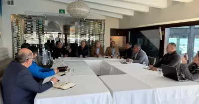 Atiende Gobierno de Ensenada problem�ticas del sector textil y avance de Mejora 