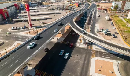 Distribuidor vial L�zaro C�rdenas-Carranza en Mexicali