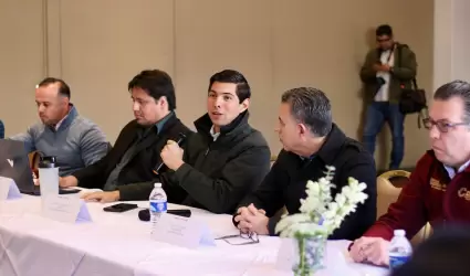 Presenta Rom�n Cota Programa Municipal de Vivienda ante sector industrial