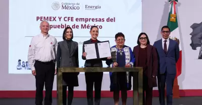 Claudia Sheinbaum firma leyes secundarias de la reforma energ�tica