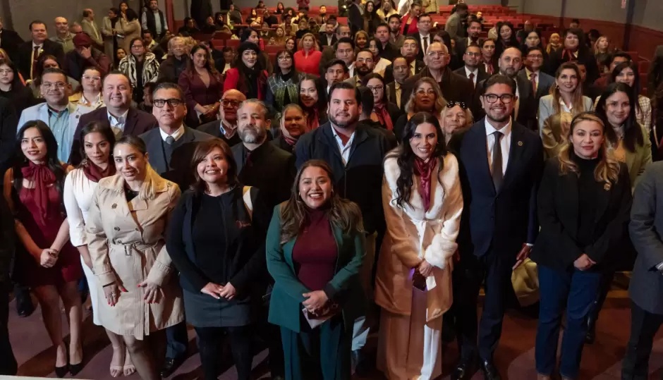 Toma de protesta de la mesa directiva del nuevo Colegio Humanismo Jur�dico Mexicano