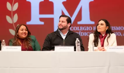 Toma de protesta de la mesa directiva del nuevo Colegio Humanismo Jur�dico Mexic