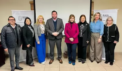 Sostiene Dra. Mavis Olmeda Garc�a reuni�n de trabajo con el alcalde de Tijuana