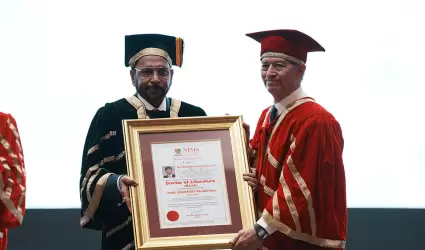 Dr. Fernando Le�n Garc�a recibe Doctorado Honoris Causa de NIMS University en Ja