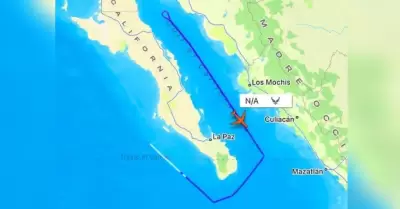 Sobrevuelo de avi�n de las Fuerzas Armadas de Estados Unidos