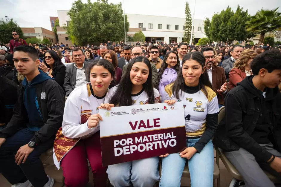 Encabeza gobernadora Marina del Pilar inicio de clases de preparatoria con programa contra las drogas