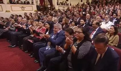 Ministras presentes en la conmemoraci�n del aniversario de la Constituci�n