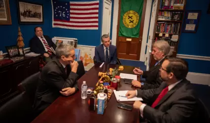 Gobernador Newsom se re�ne con el presidente Trump y miembros del Congreso