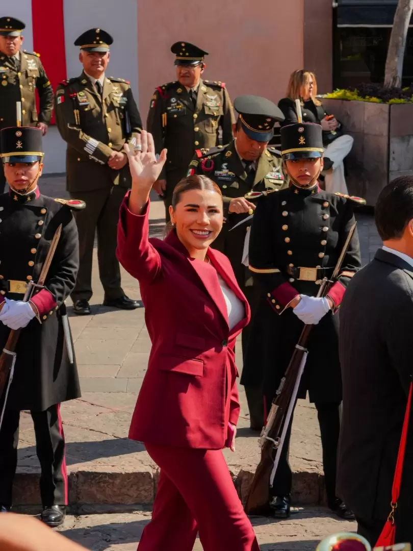 Conmemoraci�n del 108 aniversario de la Constituci�n en hist�rica unidad nacional