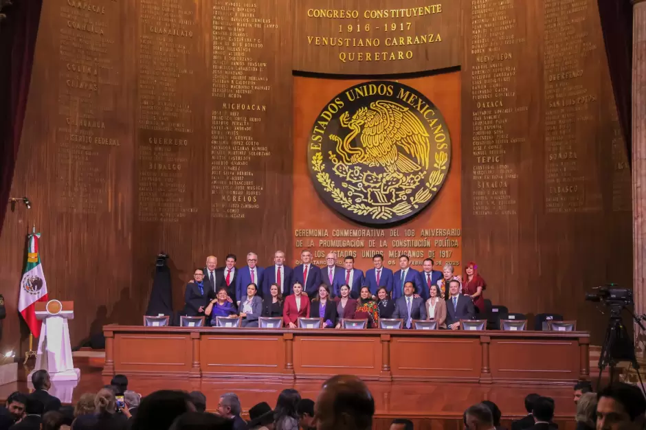 Conmemoraci�n del 108 aniversario de la Constituci�n en hist�rica unidad nacional