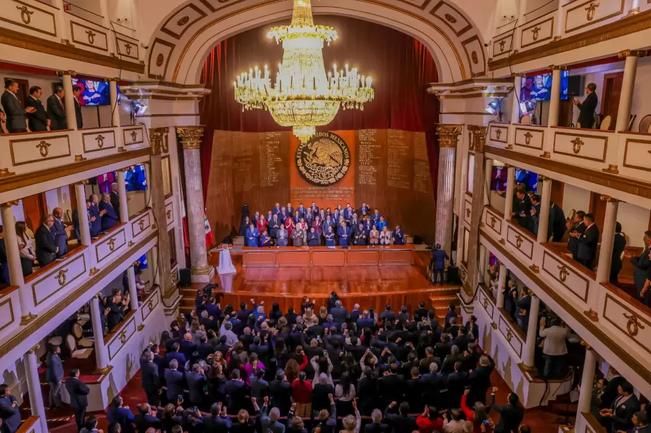 Conmemoraci�n del 108 aniversario de la Constituci�n en hist�rica unidad nacional