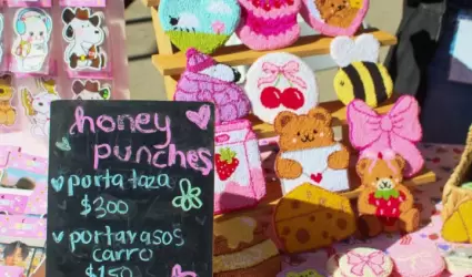 Primera edici�n de Sticker Palooza en Casa de la Cultura Tijuana