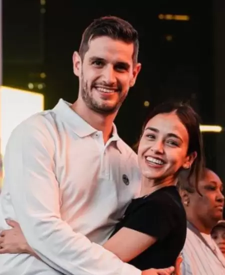 Adri�n Marcelo y Karina Puente