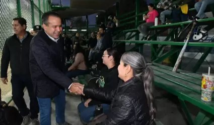 Supervisa To�o Astiazar�n mejoras en el estadio de Softball Carlos Rend�n