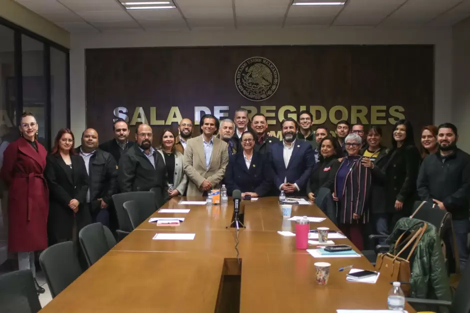 Presidenta Roc�o Adame toma protesta a nueva directiva del COTUCO Rosarito para el periodo 2025
