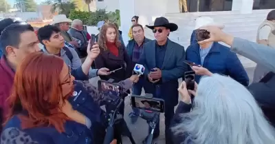 Integrantes del grupo amigos del R�o Sonora piden audiencia en el Congreso
