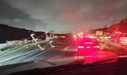 Reportan intenso tr�fico en la entrada al Valle de las Palmas