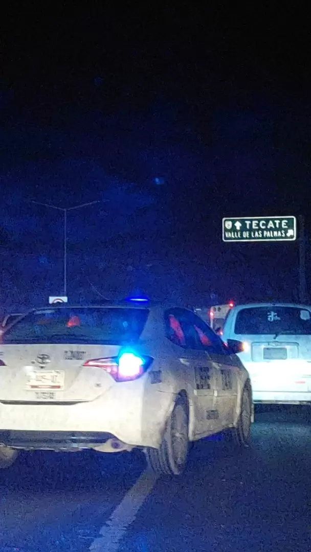 Reportan intenso tr�fico en la entrada al Valle de las Palmas