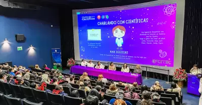Conferencia "Charlando con Cient�ficas"