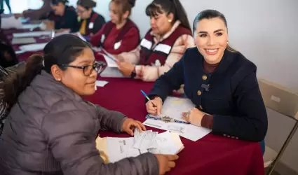 Programas "Con Coraz�n para el Agua" e "Ilumina Tu D�a"