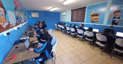 Laboratorio de c�mputo en la escuela primaria "Zoila Reyna de Palafox"