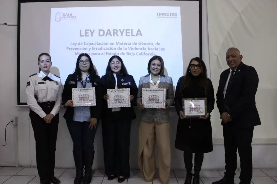 Capacitaciones a elementos de Seguridad P�blica de Ensenada