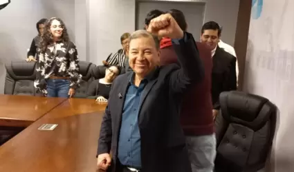 Cuauht�moc Gonz�lez se registra como aspirante a la rector�a de la Unison