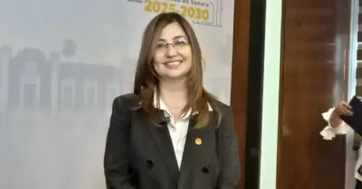 Dena Mar�a Jes�s Gast�lum, aspirante a la rector�a de la Unison