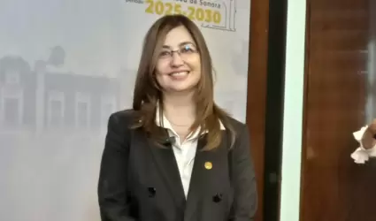 Dena Mar�a Jes�s Gast�lum, aspirante a la rector�a de la Unison