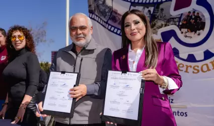 Encabeza alcaldesa Claudia Agat�n firma de convenio con CBTIS 41