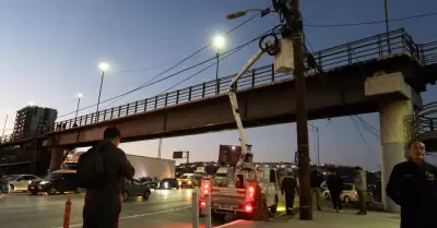 Instalaci�n y mejoramiento de luminarias en Tijuana