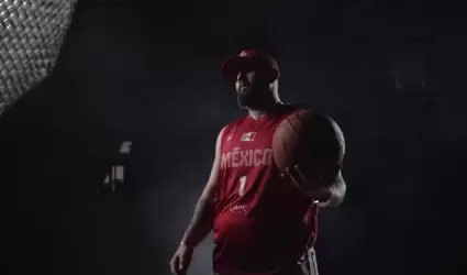Car�n Le�n patrocina uniformes de Selecci�n Nacional de Basquetbol