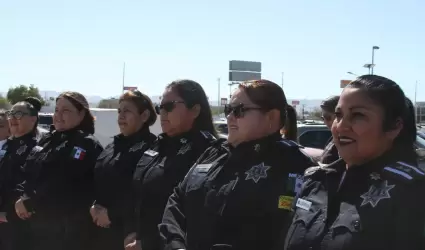 Celebran 20 a�os de servicio de la XXIV generaci�n de polic�as municipales