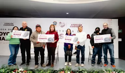 Entregan apoyos sociales y productivos
