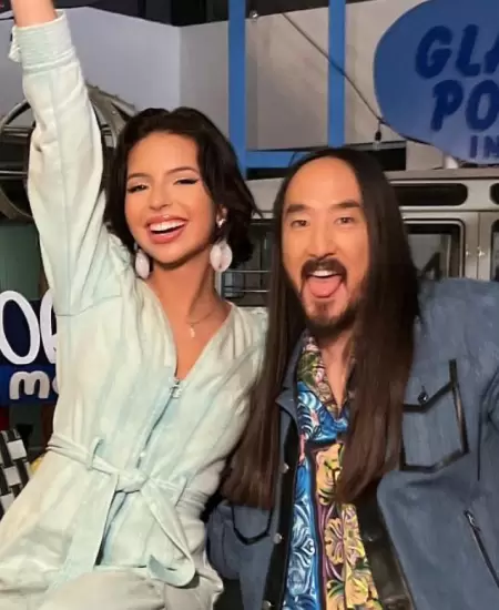 �ngela Aguilar y Steve Aoki