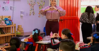 Refuerza gobernadora Marina del Pilar compromiso con la educaci�n en Valle de Me