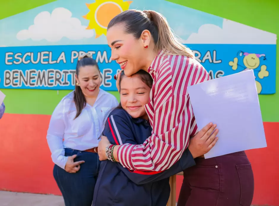 Refuerza gobernadora Marina del Pilar compromiso con la educaci�n en Valle de Mexicali