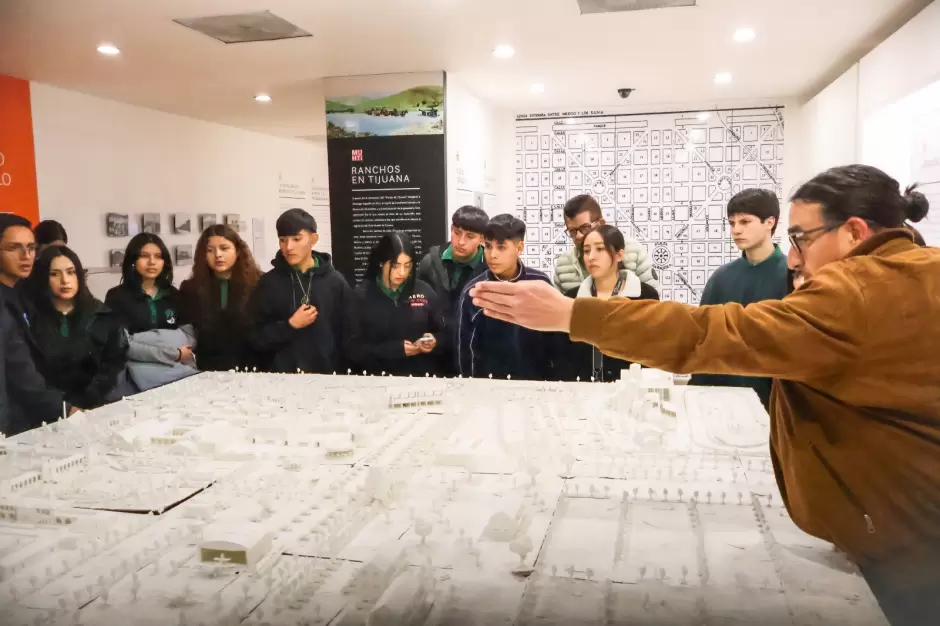 D�a de la Lengua Materna con actividades para j�venes de preparatoria