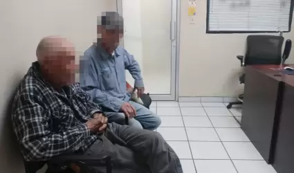 Ayuda Polic�a Municipal a adulto mayor a regresar a casa